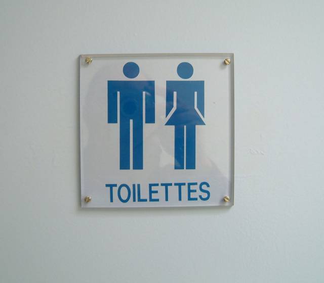 toilettes.jpg